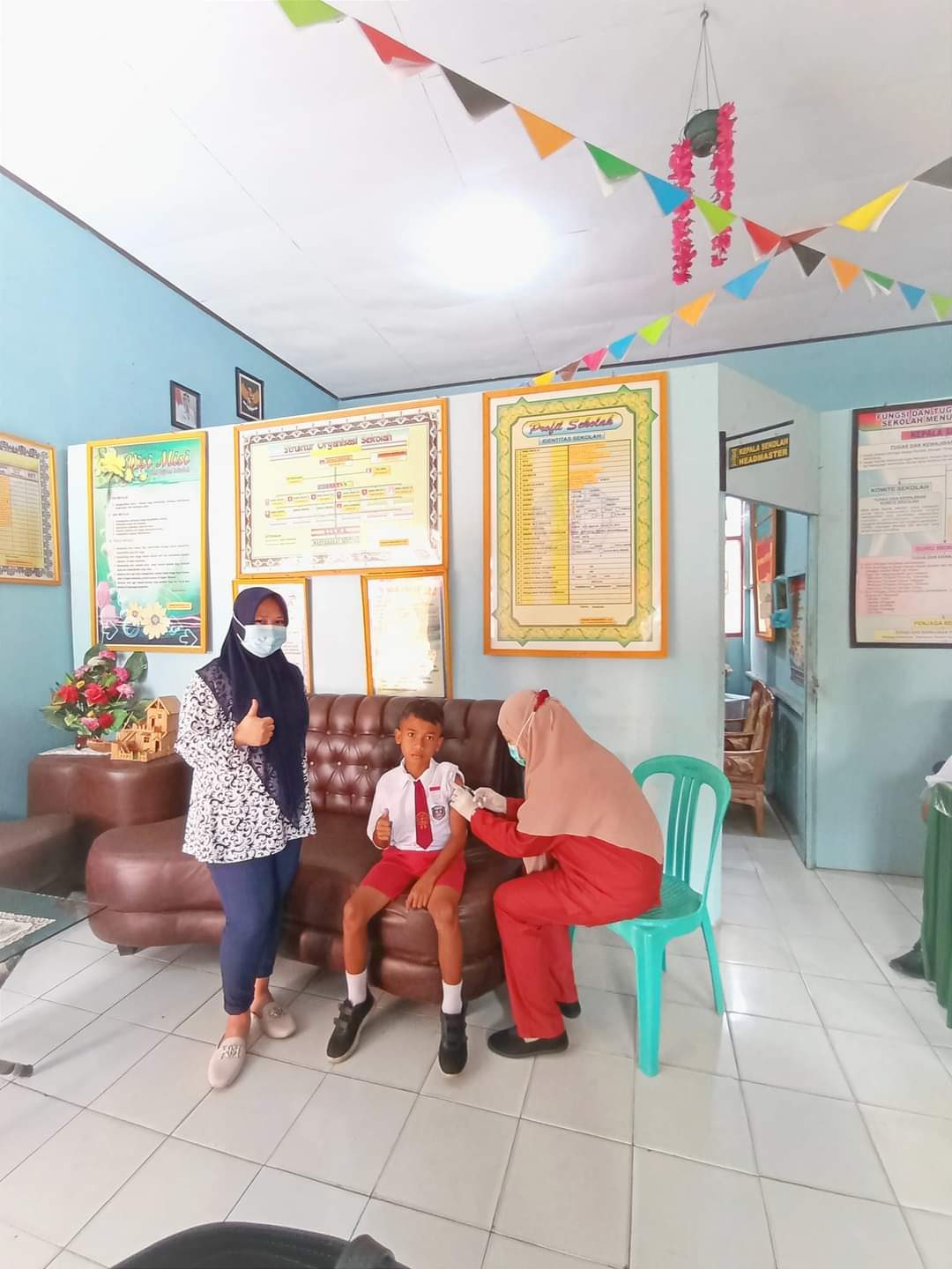 Sweeping Bulan Imunisasi Anak Nasional di SDN Motoboi Besar oleh Tim UPTD Puskesmas Kotobangon