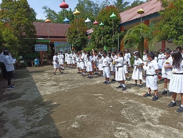 Edukasi dan Pemberian Obat Cacing kepada anak Sekolah di SDN 3 Kopandakan 1 dan SDN 4 Kopandakan 1