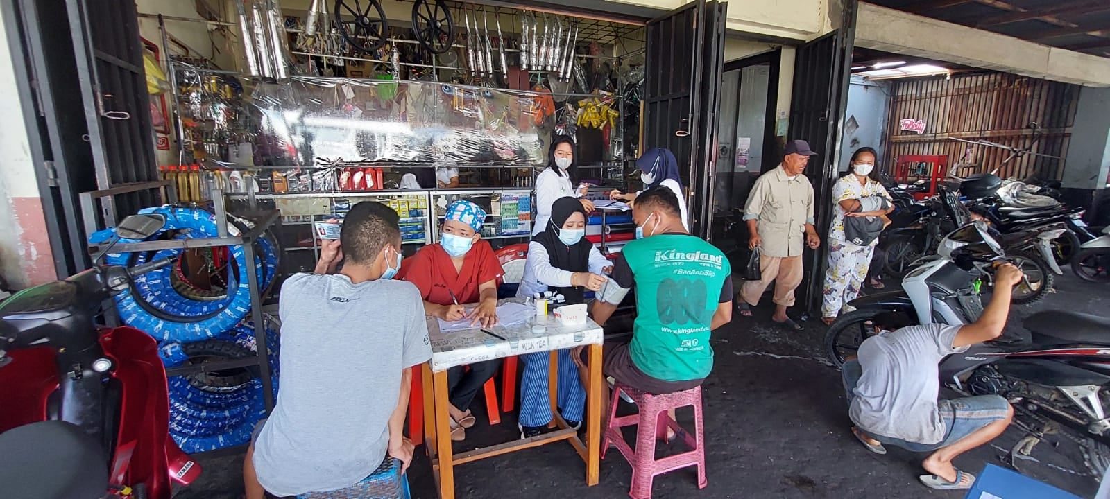 Pelayanan Kesehatan Pekerja di Pos UKK (Upaya Kesehatan Kerja) Teratai Motor