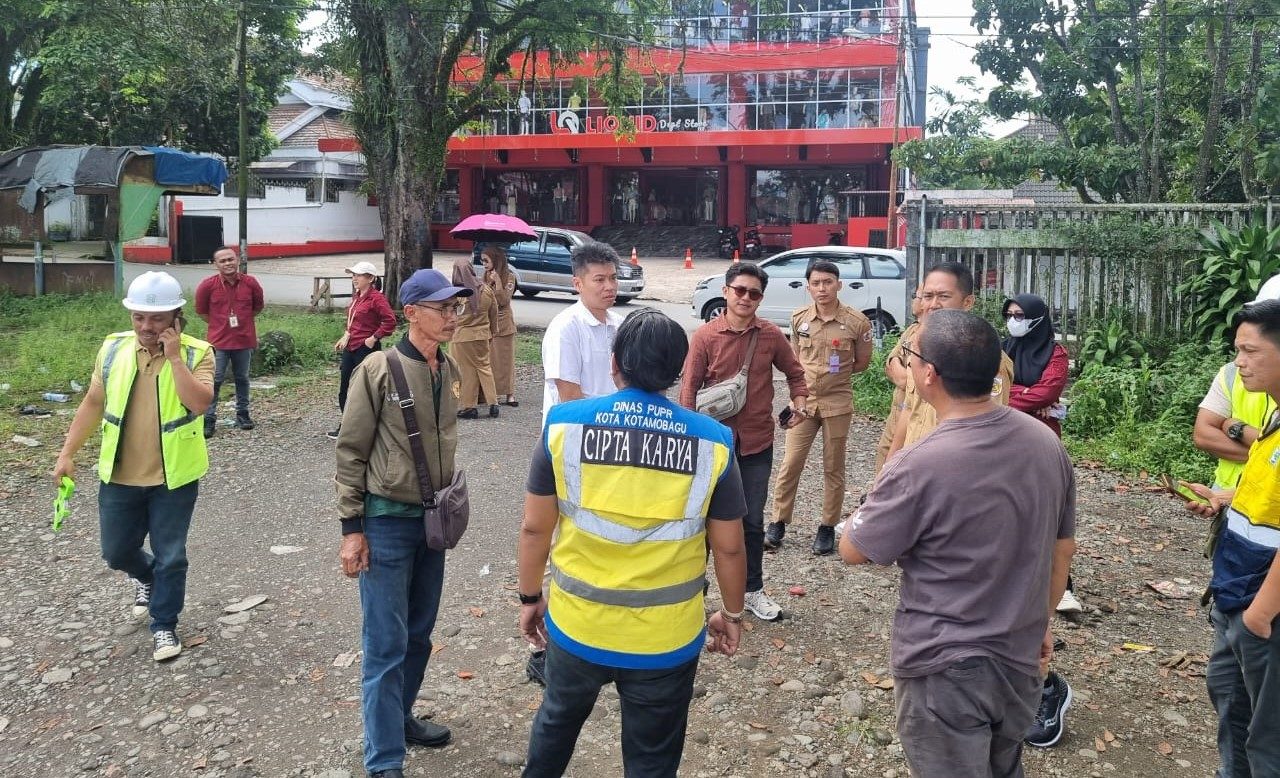 Peninjauan Lokasi Pembangunan Labkesmas Kota Kotamobagu