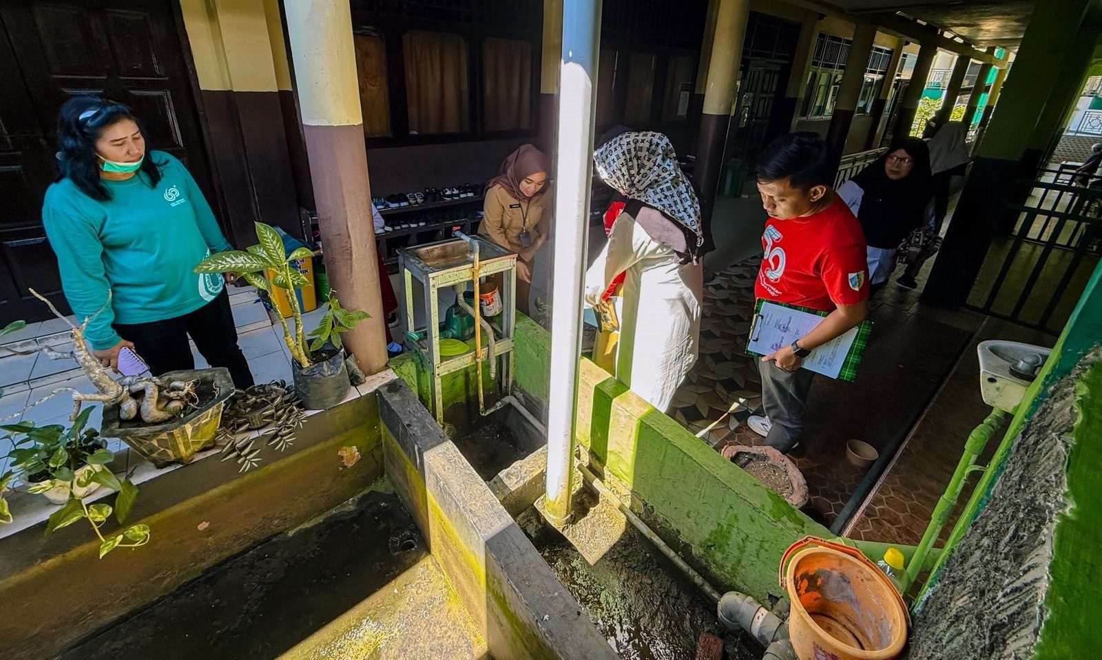 Inspeksi Sanitasi dan Kesehatan Lingkungan di MI Baitul Makmur Kotamobagu dan MI Budi Mulia Kotamobagu