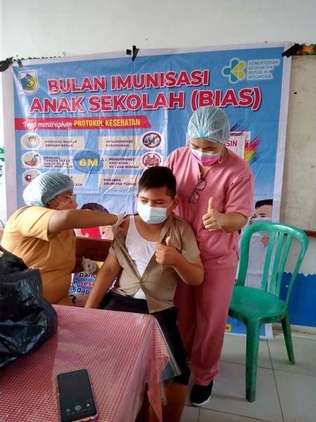 Bulan Imunisasi Anak Sekolah di SD Kristen Tumobui