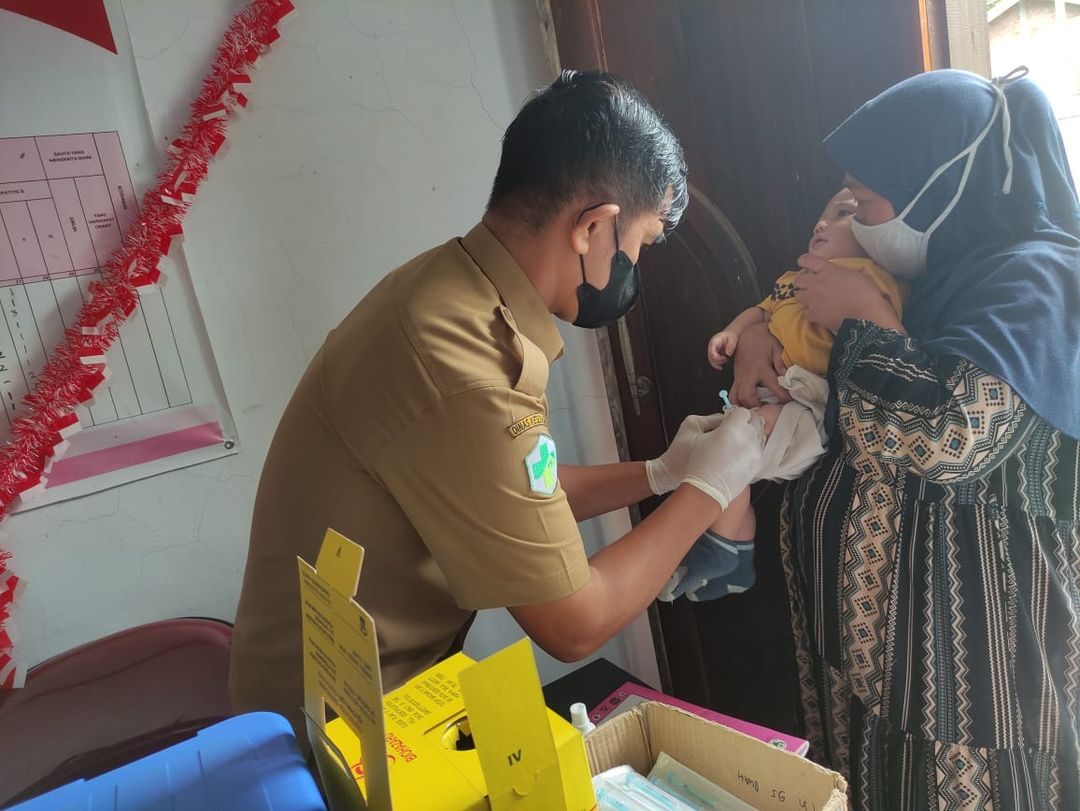 Berikan Anak Imunisasi Rutin Lengkap
