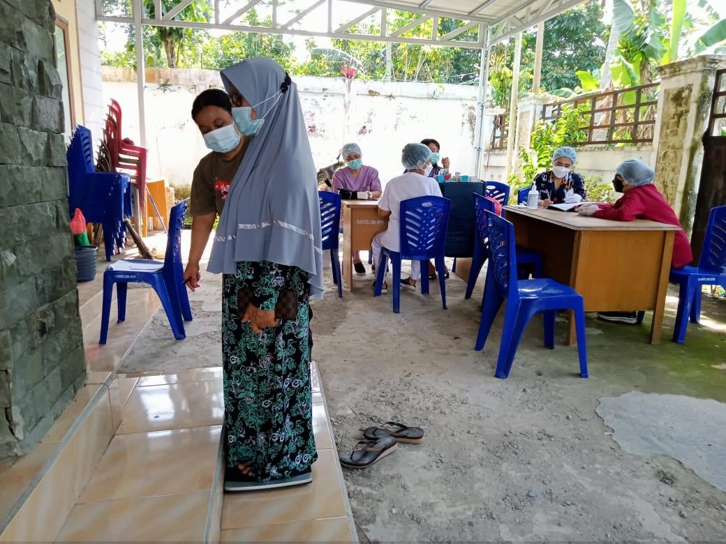 Posyandu Terpadu di Kelurahan Sinindian