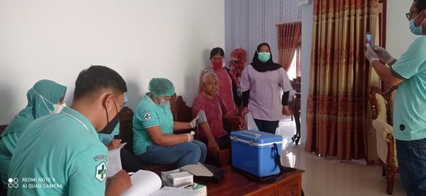 Vaksinasi Covid-19 Ketok Pintu Kelurahan Mogolaing