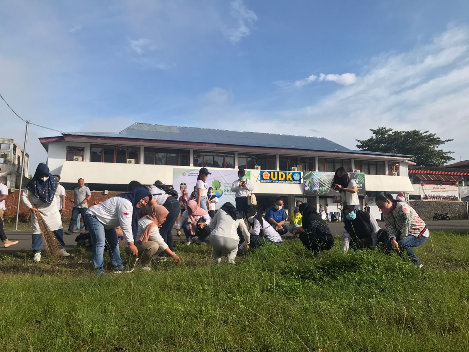 Kerja Bakti dalam rangka memperingati Hari Lingkungan Hidup Nasional di Kota Kotamobagu 